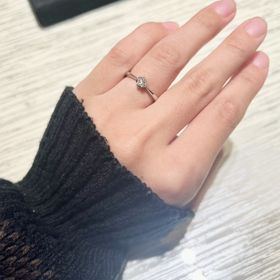 【TRECENTI(トレセンテ)の口コミ】 お花のデザインがシンプルだけど可愛くてとっても好みでした。ダイヤモン…