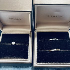 【アイプリモ(I-PRIMO)の口コミ】 はじめに結婚指輪をえらび、そのあと婚約指輪を考えました。重ねてつけて…