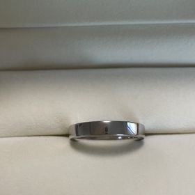 【ケイウノ ブライダル(K.UNO BRIDAL)の口コミ】 指輪の決め手はデザインです。
予約なしの来店にも関わらず、店舗在中のデ…