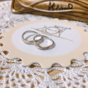 【ケイウノ ブライダル(K.UNO BRIDAL)の口コミ】 2人が探していたデザインに合致していたため。
また、それぞれでラインの…