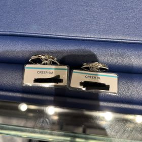 【銀座ダイヤモンドシライシの口コミ】 指輪はストレートで動きのあるデザインです。
普段使いも出来てシンプルで…