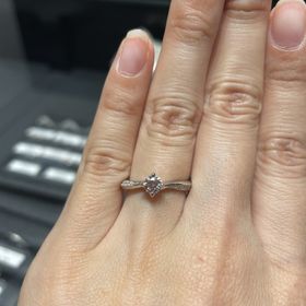 【エクセルコダイヤモンド(EXELCO DIAMOND)の口コミ】 メレ？デザインを探していました。ウェーブのリングも可愛いと思ったので…