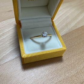 【ケイウノ ブライダル(K.UNO BRIDAL)の口コミ】 デザイン、ダイヤの意味が素敵でした。また、カットやカラット、カラーも…