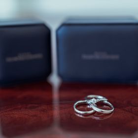 【銀座ダイヤモンドシライシの口コミ】 主人がサプライズで買ってくれた婚約指輪が銀座ダイヤモンドシライシで、…