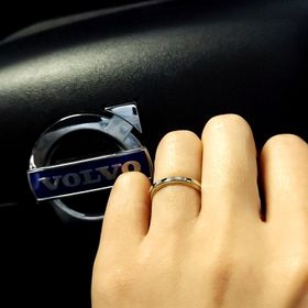 【ヴァンドーム青山(VENDOME AOYAMA)の口コミ】 デザインに一目惚れで、即決でした。ミル打ち加工やダイヤの数、間隔など&…