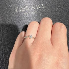 【TASAKI(タサキ)の口コミ】 とても美しい淡めのゴールドカラーで、プラチナで探していた方も目を惹か…