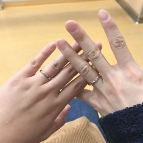 【俄(にわか)の口コミ】 銀座に完成した指輪を取りに行って、初めて結婚指輪をつけて帰り道の電車…