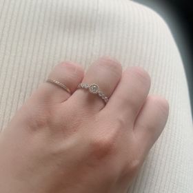 【AMOUR AMULET(アムール・アミュレット)の口コミ】 普段からつけられるデザインで付けやすいもの、というイメージで探してい…