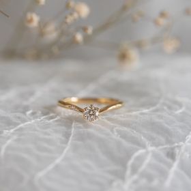 【Cayof(カヨフ)の口コミ】 婚約指輪はなんとなく特別感がありキラキラなイメージがあったのでゴール…