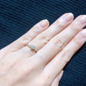 【ROYAL ASSCHER(ロイヤル・アッシャー)の口コミ】 よく聞くブランドはアメリカンカットで虹色の輝き、ロイヤルアッシシャー…