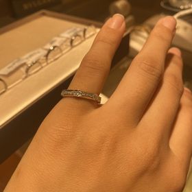 【ブルガリ(BVLGARI)の口コミ】 他と被らないデザインというてんに、惹かれました。男性用、女性用どちら…