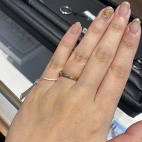 【銀座ダイヤモンドシライシの口コミ】 ダイヤモンドがキラキラしていてとても素敵でした。細身のタイプと太めの…
