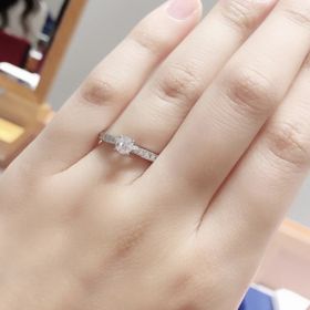 【銀座ダイヤモンドシライシの口コミ】 リングの種類も豊富でリーズナブルなものから高価なものまでたくさんあり…