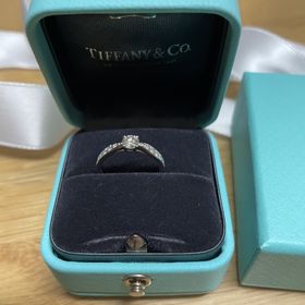 【ティファニー(Tiffany & Co.)の口コミ】 手が小さいことと、普段使いしやすさを重視して、あまりダイヤが大きいも…