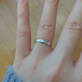 【LIEGE(リエジュ)の口コミ】 あまり石がたくさんついたものが好きではなく、
シンプルかつ石が3つ以内…