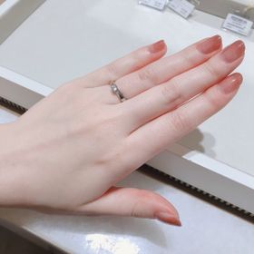 【ブシュロン(BOUCHERON)の口コミ】 指輪のデザインが、他社のブランドと比べて特徴的なデザインだったのでそ…