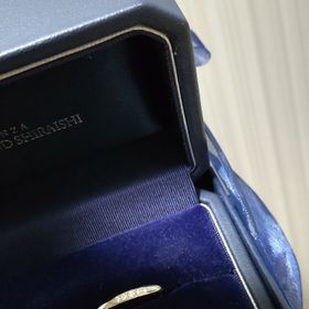 【銀座ダイヤモンドシライシの口コミ】 シンプルな形を探していて、新郎側は一番シンプルで細身のリングにしまし…