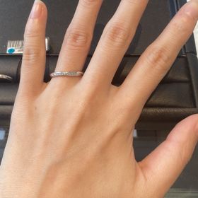 【エクセルコダイヤモンド(EXELCO DIAMOND)の口コミ】 とにかく着け心地がめちゃくちゃいいです。指と接する部分の、カーブのデ…