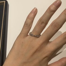 【ラザール ダイヤモンド(LAZARE DIAMOND)の口コミ】 ハーフエタニティリングで、ダイヤモンドがとても煌びやかに輝いているの…