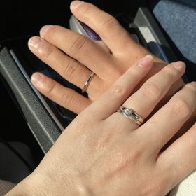【ケイウノ ブライダル(K.UNO BRIDAL)の口コミ】 婚約指輪との相性と、二人が気に入ったものを選びました。あとはシンプル…