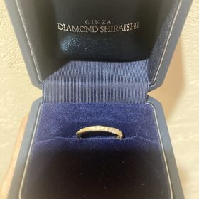 【銀座ダイヤモンドシライシの口コミ】 プラチナの結婚指輪は持っていたので、ゴールドの結婚指輪を探していまし…