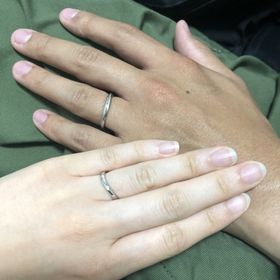 【銀座ダイヤモンドシライシの口コミ】 シンプルな中にさりげなくデザインも入っているところが1番の決め手でした…