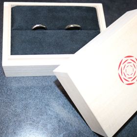 【出雲結(いずもゆい)の口コミ】 指輪のデザインもですが、指輪の種類それぞれに名前の意味とデザインの意…