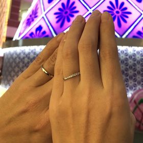 【銀座ダイヤモンドシライシの口コミ】 とにかくダイヤが綺麗です。
細身のストレートのエタニティタイプの指輪を…