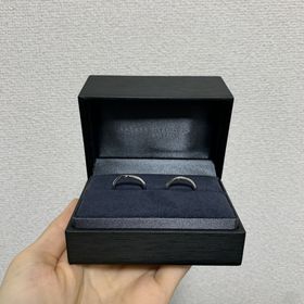 【ラザール ダイヤモンド(LAZARE DIAMOND)の口コミ】 何ブランドか試着をして、なんとなく自分にはストレートのリングより曲線…