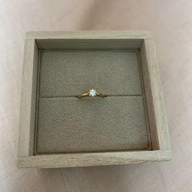 【YUKA HOJO(ユカホウジョウ)の口コミ】 婚約指輪は普段あまりつけない、ゴージャスなイメージでしたが、ユカホウ…