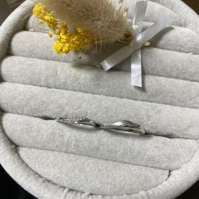 【アイプリモ(I-PRIMO)の口コミ】 夫婦ともに指がゴツゴツしているため、着用時にほっそりと見える指輪を探…