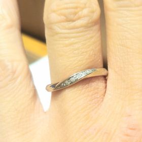 【銀座ダイヤモンドシライシの口コミ】 旦那の薦めで、ダイヤの付いた指輪を探していました。今まで宝石の付いた…