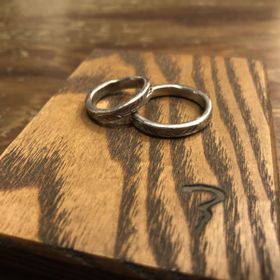 【ichi(イチ)の口コミ】 落ち着いたデザインかつ個性的。
職人が作っているのが良い。
オーダーメ…