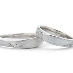 【MIORING(ミオリング)の口コミ】 彼女が気に入ったデザインが和紙デザインという事と婚約指輪を普段使いで…