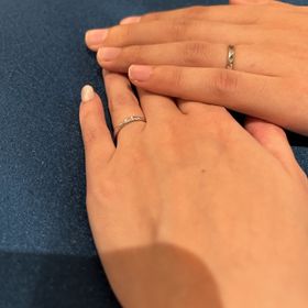 【Disney Cinderella(ディズニー シンデレラ)の口コミ】 婚約指輪と重ね付けできることと、結婚指輪だけの時でも女性のリングはキ…