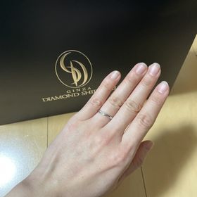 【銀座ダイヤモンドシライシの口コミ】 デザインがとても素敵で気に入りました。
後ダイヤモンドの品質やアフター…
