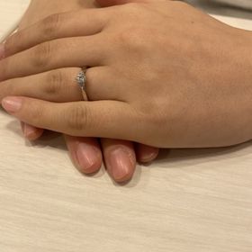 【銀座ダイヤモンドシライシの口コミ】 シンプルなデザインのものを探しておりましたが、とても素敵なデザインが…