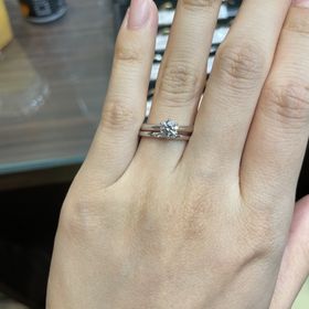 【Desserts(デザート)の口コミ】 シンプルなデザインでダイヤモンドの高さが抑えれていて普段使いしやすい…