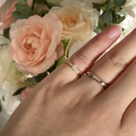 【アイプリモ(I-PRIMO)の口コミ】 ダイヤが散りばめられているよりはシンプルなものを探していました。個性…