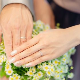 【ティファニー(Tiffany & Co.)の口コミ】 他とは違う少し変わったデザインが良かった。店員さんにいくつか見せても…