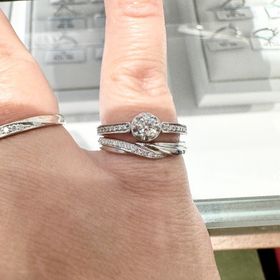 【エクセルコダイヤモンド(EXELCO DIAMOND)の口コミ】 当社は別のデザインで検討していましたが色々お話をしている中でスタッフ…