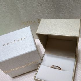 【PRIMA PORTA(プリマポルタ)の口コミ】 私はネットで検索をしました。私は婚約指輪は希望しませんでした。デザイ…