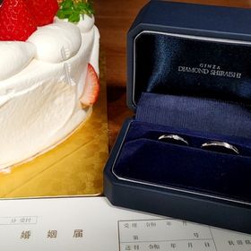 【銀座ダイヤモンドシライシの口コミ】 着け心地が良く、小さなダイヤモンドが6個あしらわれていて、キラキラ輝い…