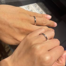 【銀座ダイヤモンドシライシの口コミ】 決め手はデザインです。派手すぎず、シンプルすぎない程度のデザインを探…