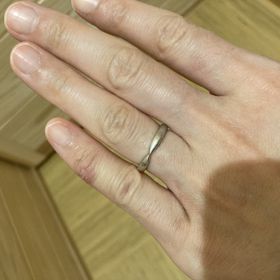 【ティファニー(Tiffany & Co.)の口コミ】 ずっと長く着けられるようなシンプルで飽きないデザインで、気に入るもの…