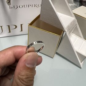 【ENUOVE(イノーヴェ)の口コミ】 仕事中も着用する為、あまり派手ではないデザインやカラーを選びました。
…