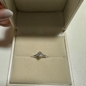 【宝寿堂(ほうじゅどう)の口コミ】 最初は色んなブランドでメレダイヤがびっしりと付いているゴージャスな指…