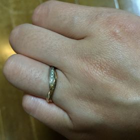 【LAPAGE(ラパージュ)の口コミ】 指の形や婚約指輪の形状に合わせて決めました。
普段ゴールドのアクセサリ…
