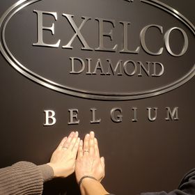 【エクセルコダイヤモンド(EXELCO DIAMOND)の口コミ】 たくさんつけさせてもらった中で１番２人の指に合う指輪だったからです。
…