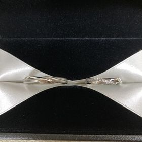 【エクセルコダイヤモンド(EXELCO DIAMOND)の口コミ】 角度によってウェーブに見えたりVラインに見えたりストレートに見えたり、…